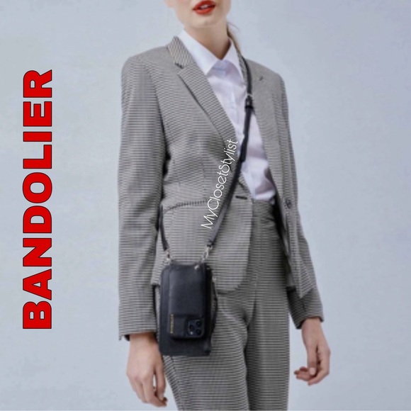 BANDOLIER Black Leather Zip Pouch Crossbody Purse! Gold Zipper ADJUSTABLE STRAP - Picture 3 of 8